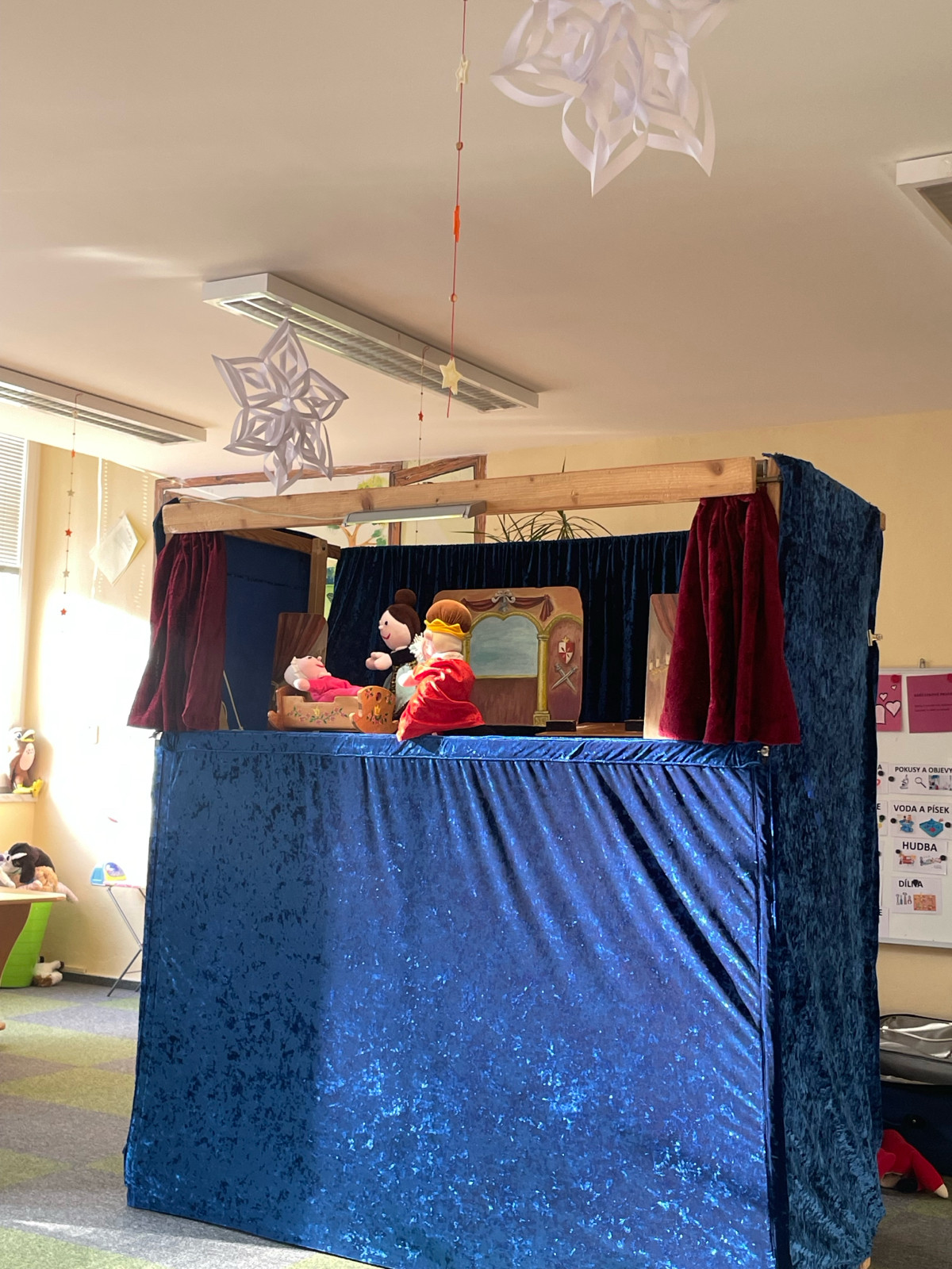 loutkové divadlo.jpg